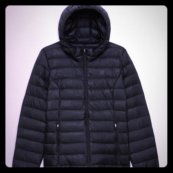 Like New Tna Botanie Bomber Puffer ๐